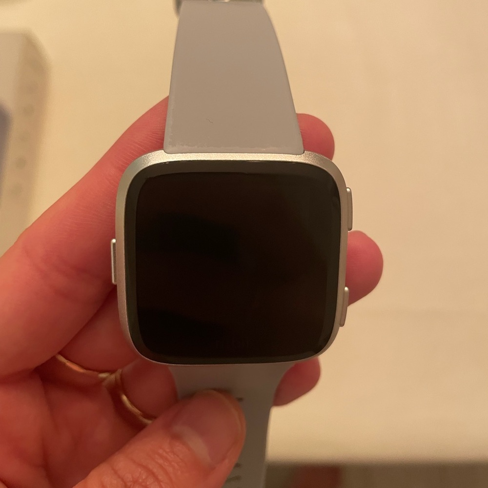Fitbit Versa - image 5